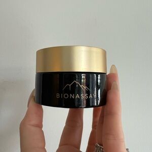 Black and Gold Moisturizing Cream
